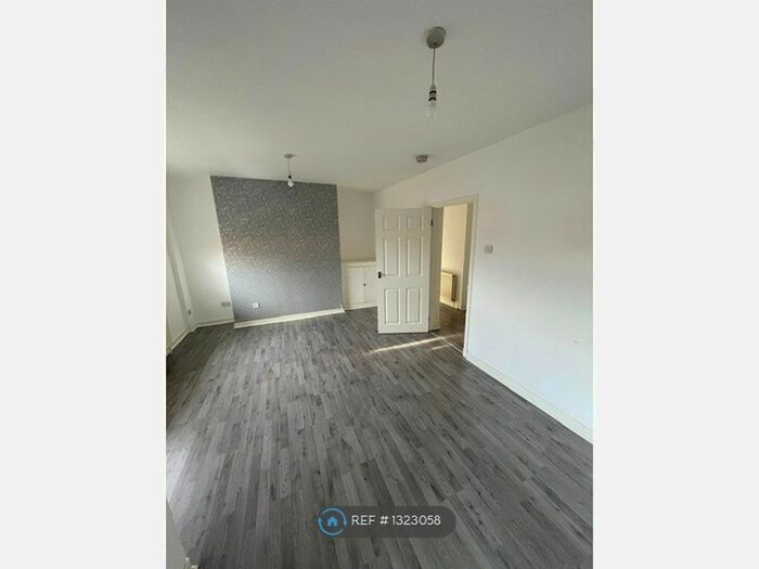 2 Bedroom Flat To Rent In Castlemilk Drive, Glasgow G45