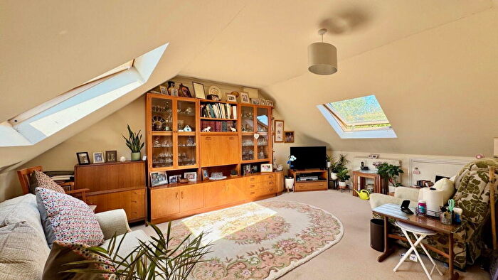 2 Bedroom Flat For Sale In Russell Court, , Russell Road, Newbury, RG14