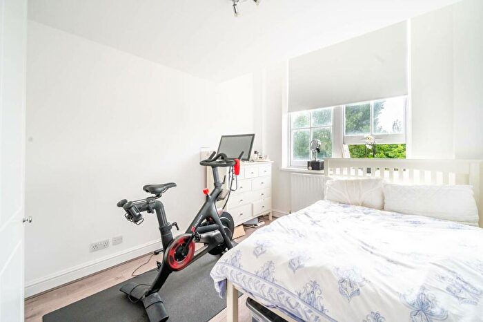 1 Bedroom Flat To Rent In Este Road, Battersea, SW11