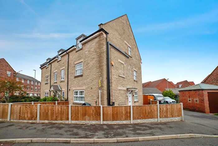 3 Bedroom Town House For Sale In Hornbeam Way, Kirkby-in-Ashfield, Nottingham, Nottinghamshire, NG17