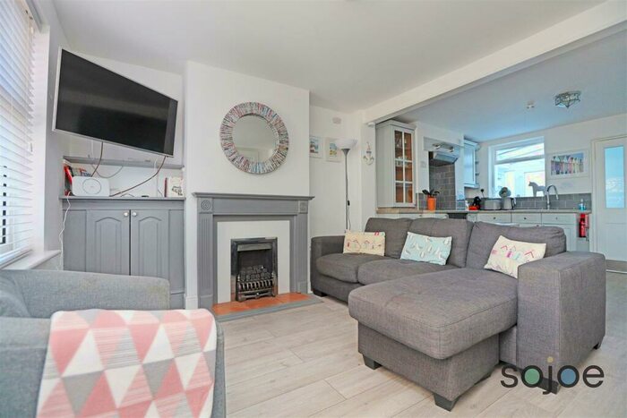 2 Bedroom Cottage To Rent In Church Road, Kessingland, NR33