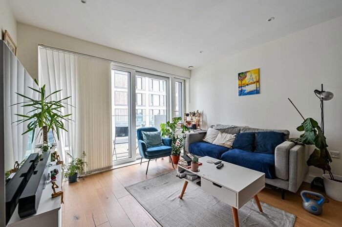 1 Bedroom Flat To Rent In Judde House, Duke Of Wellington Avenue, Woolwich, London, SE18