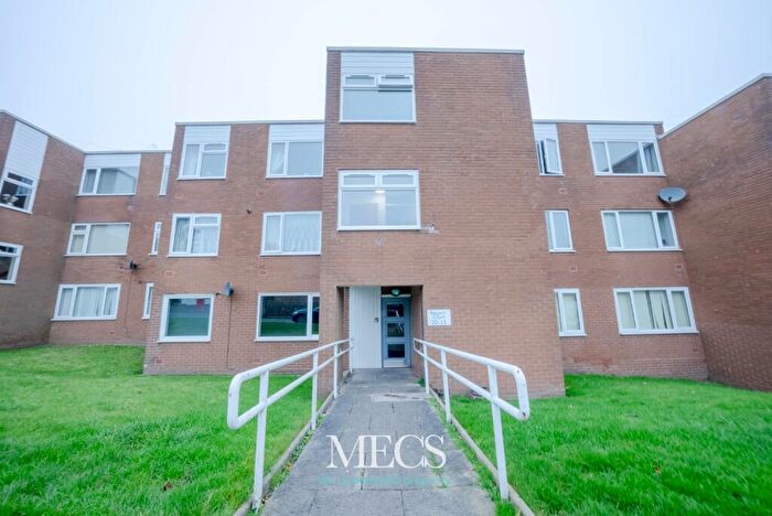 2 Bedroom Apartment To Rent In Regent Court, Binswood Road, Halesowen, West Midlands, B62