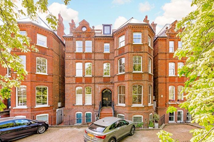 1 Bedroom Flat For Sale In Windmill Drive, Clapham, SW4