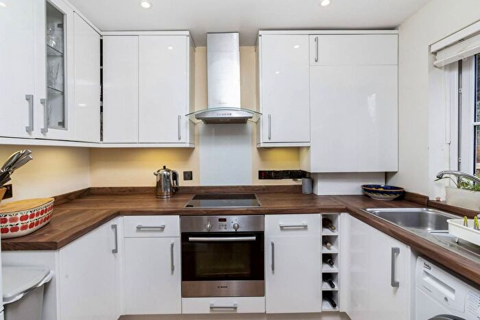 1 Bedroom Flat To Rent In Underhill Road, East Dulwich, London, SE22