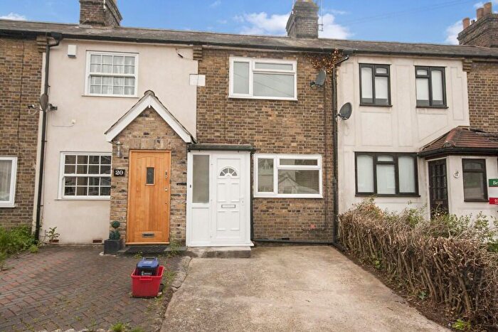 3 Bedroom House To Rent In Milton Road, Brentwood, Essex, CM14