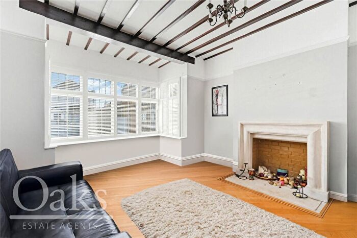 4 Bedroom Semi-Detached House For Sale In Warwick Road, Thornton Heath, CR7