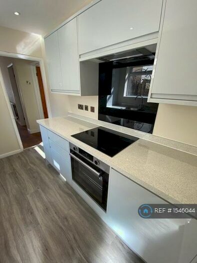 4 Bedroom End Of Terrace House To Rent In Claverham Road, Bristol, BS16