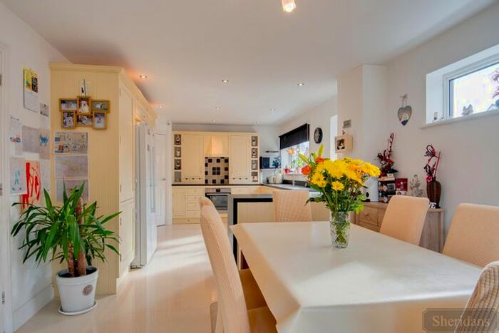 5 Bedroom Detached Bungalow For Sale In Icepits Close, Great Barton, Bury St. Edmunds, IP31