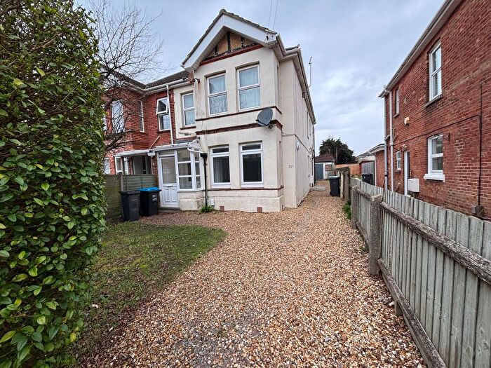 2 Bedroom Flat To Rent In Bennett Road, Bournemouth, BH8