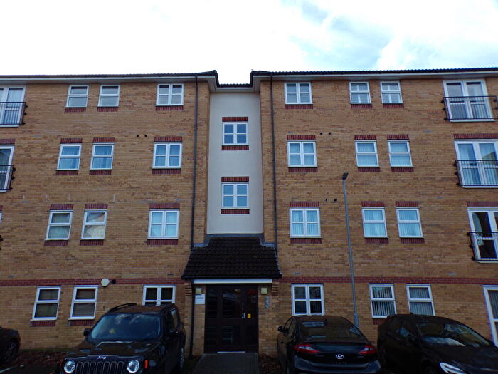 2 Bedroom Apartment To Rent In Carina Court, Liverpool., L17