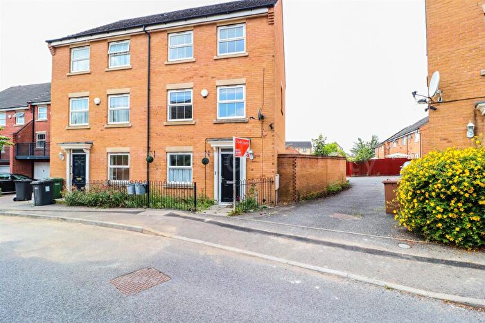 4 Bedroom Semi Detached House To Rent In Buckthorn Road, Hampton Hargate, Peterborough, PE7