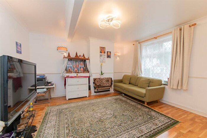 3 Bedroom Terraced House For Sale In Goldbeaters Grove, Edgware, HA8