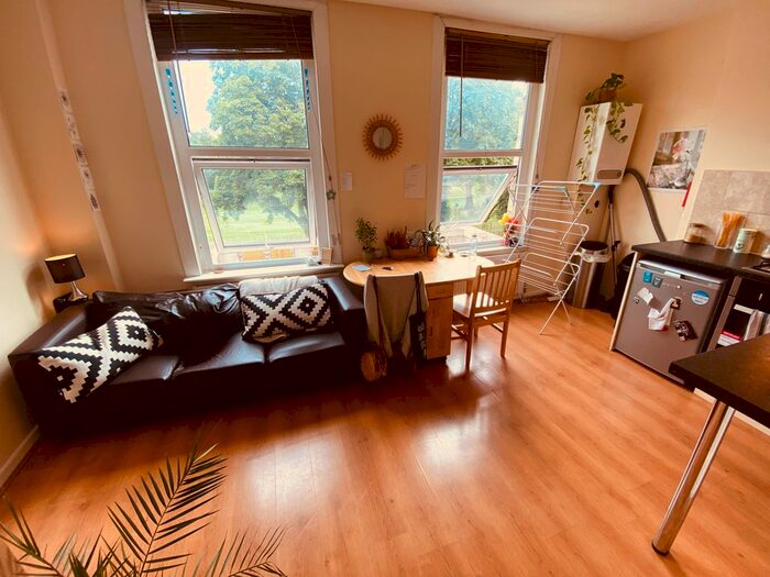 2 Bedroom Flat To Rent In Endymion Road, London, N4