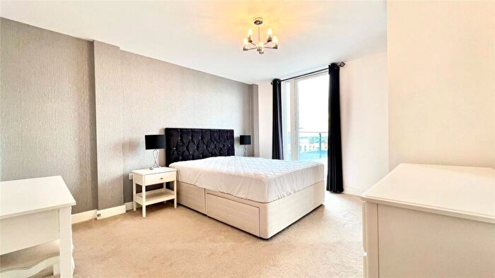 2 Bedroom Apartment To Rent In Kings Road, Reading, Berkshire, RG1