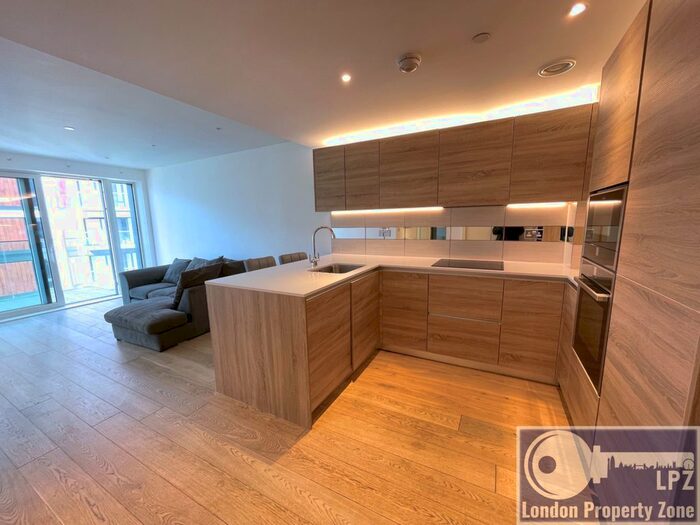 2 Bedroom Flat To Rent In Duke Of Wellington Avenue, Woolwich, SE18