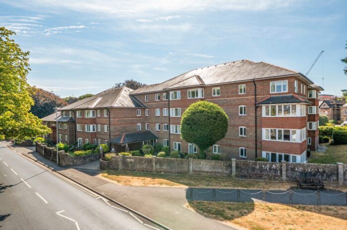 2 Bedroom Flat For Sale In South Walks Road, Dorchester, DT1