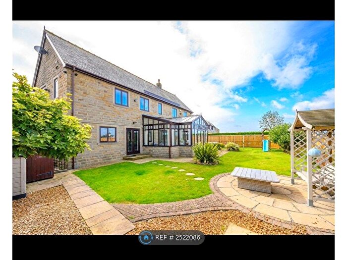 5 Bedroom Detached House To Rent In The Nook, Tingley, WF3