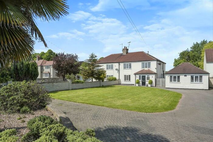 4 Bedroom Semi-Detached House For Sale In Barnsley Road, Marr, Doncaster, DN5