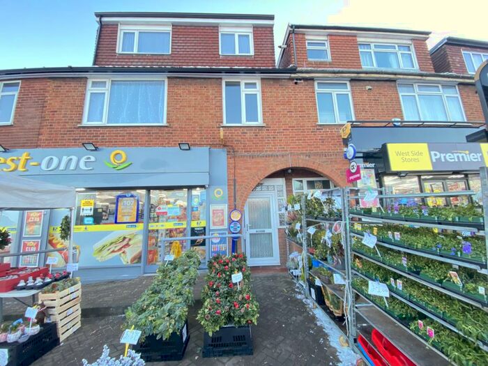 3 Bedroom Maisonette To Rent In West Street, Dunstable, LU6