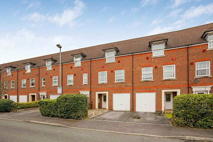 4 Bedroom Property For Sale In White Lodge Close, Old Isleworth, TW7