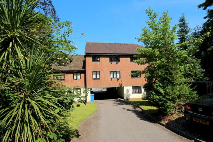 1 Bedroom Apartment To Rent In Crowthorne Road, Bracknell, RG12