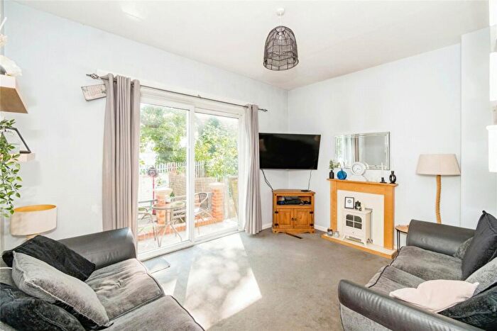 3 Bedroom Terraced House For Sale In Mark Close, Southampton, Hampshire, SO15