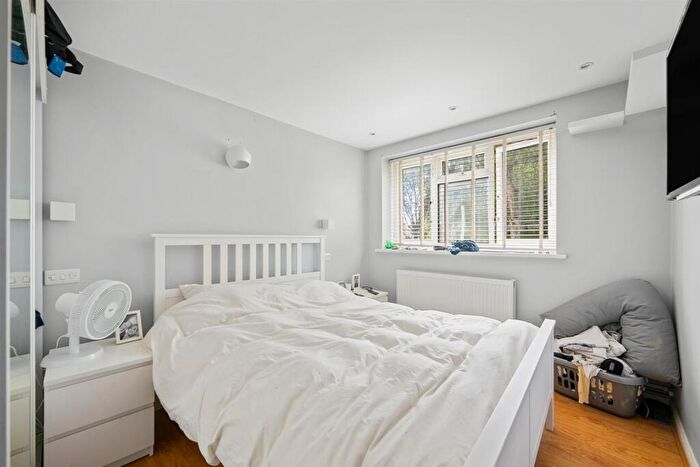 2 Bedroom Block Of Apartments For Sale In Upper Wickham Lane, Welling, DA16