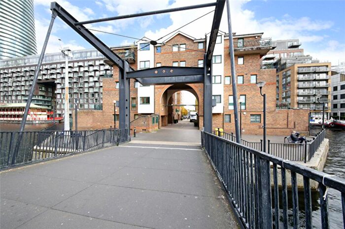 2 Bedroom Flat To Rent In Pepper Street, Isle Of Dogs, London, E14