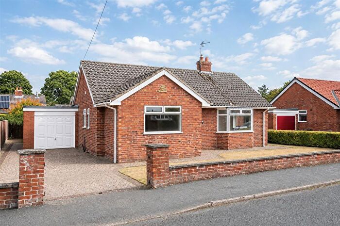 2 Bedroom Bungalow To Rent In Greenside Close, Dunnington, York, YO19