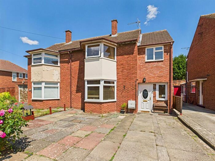 3 Bedroom Semi Detached House For Sale In Beechcroft Road, Longlevens, Gloucester, GL2