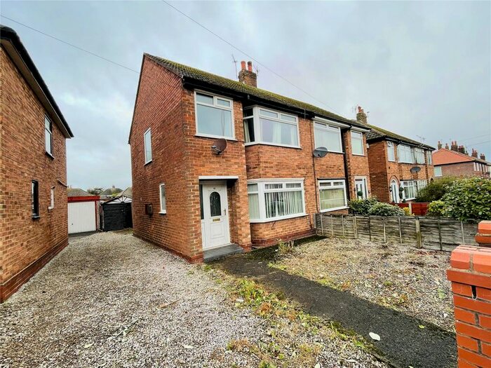 Houses for sale & to rent in FY2 9ER, Rivington Avenue, Bispham Blackpool