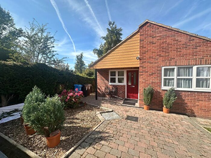 2 Bedroom Bungalow To Rent In Meadow Head Place, Sheffield, S8