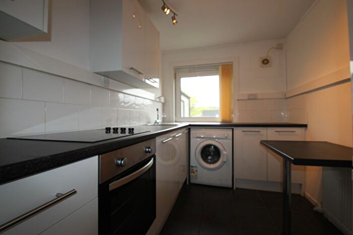 1 Bedroom Flat To Rent In Cedar Road, Glasgow, G67