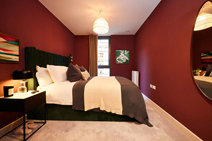 3 Bedroom Penthouse To Rent In Boulevard Place, BN3