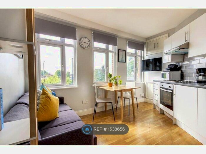 1 Bedroom Flat To Rent In Bury Street West, London, N9