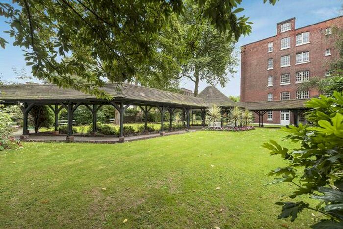 2 Bedroom Flat For Sale In Grove End Road, London, NW8