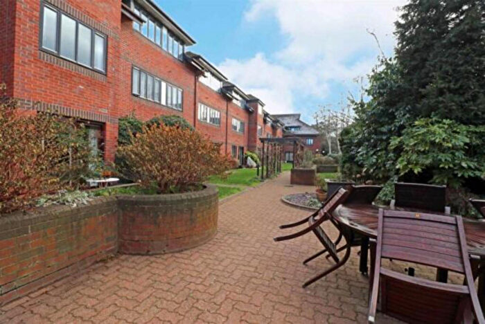 1 Bedroom Apartment For Sale In Healey Court, Warwick, CV34