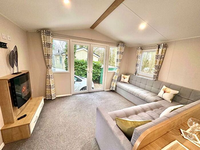 3 Bedroom Mobile/park Home For Sale In Wyreside, Out Rawcliffe, Preston, PR3