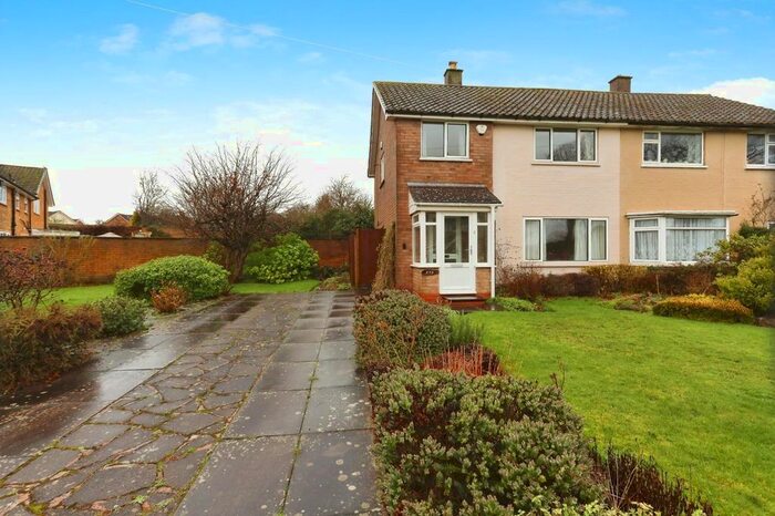 3 Bedroom Semi-Detached House For Sale In Lindridge Road, Sutton Coldfield, B75