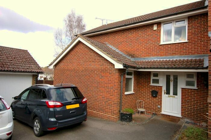3 Bedroom End Of Terrace House To Rent In Albert Road, Bagshot, GU19
