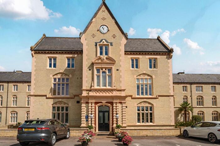 2 Bedroom Apartment For Sale In Kingsley Avenue, Fairfield, SG5