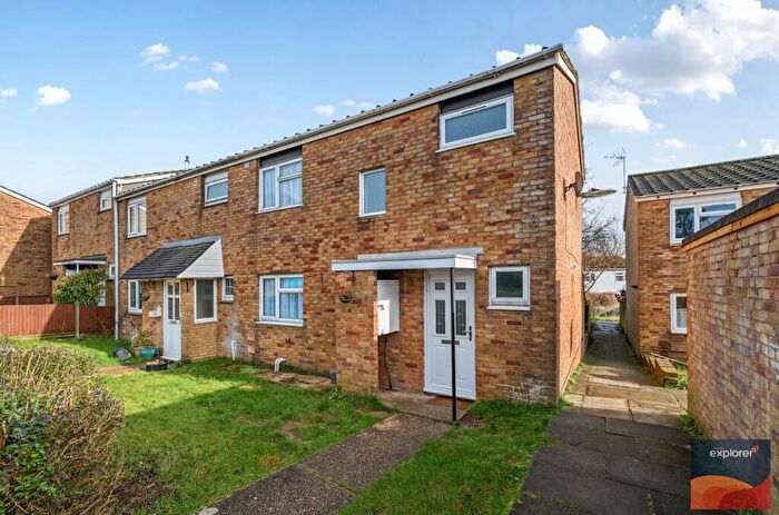 3 Bedroom Terraced House For Sale In Holst Close, Brighton Hill, RG22