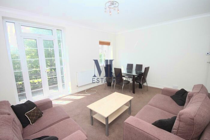 3 Bedroom Flat To Rent In Warwick Lodge, Shoot Up Hill, Brondesbury, NW2