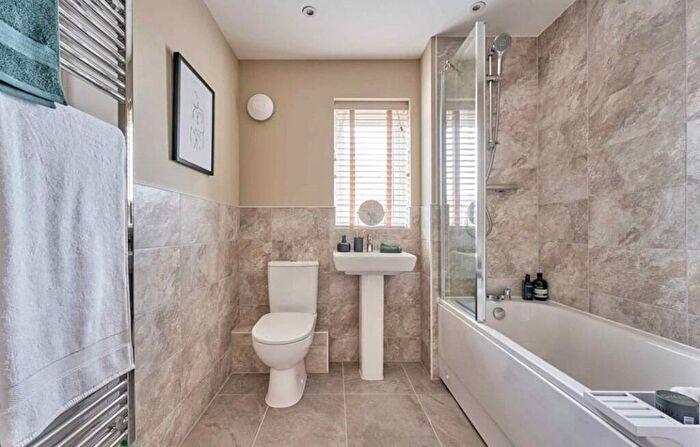 5 Bedroom Detached House For Sale In The Street, Tongham, GU10