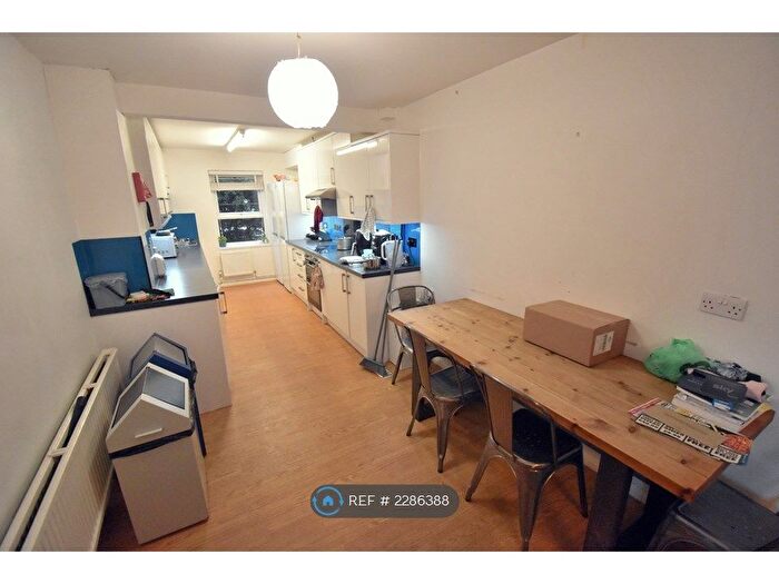 6 Bedroom Terraced House To Rent In Hillside Court, Reading, RG1