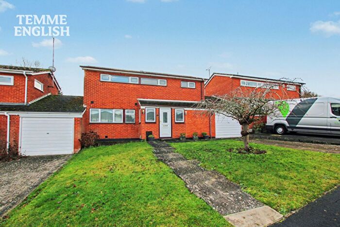 3 Bedroom Link Detached House For Sale In Botelers, Lee Chapel South, SS16