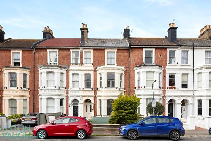 2 Bedroom Apartment For Sale In Westbourne Villas, Hove, BN3