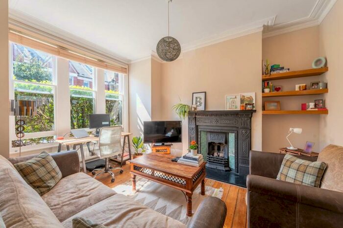 2 Bedroom Maisonette To Rent In Yukon Road, Balham, London, SW12