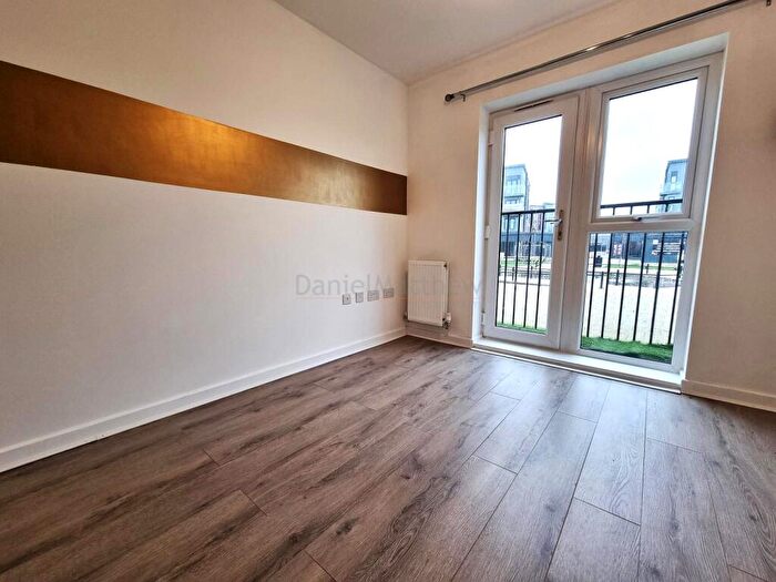 2 Bedroom Flat For Sale In Ffordd Penrhyn, Barry., CF62